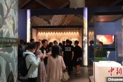 梦见下雪百年典藏首渡重洋 124套英国工艺美术运动珍品亮相天津